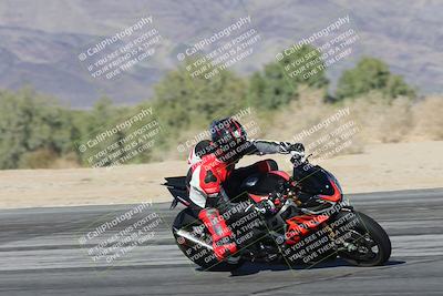 media/Dec-01-2025-Moto Forza (Mon) [[2daa91e15f]]/2-Intermediate Group/Session 4 Turn 9/